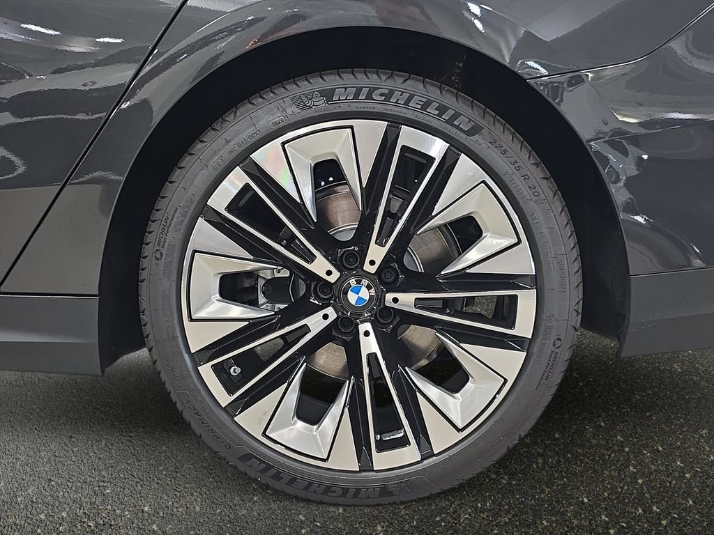 New 2027 Dark Graphite Metallic BMW 530i image 21