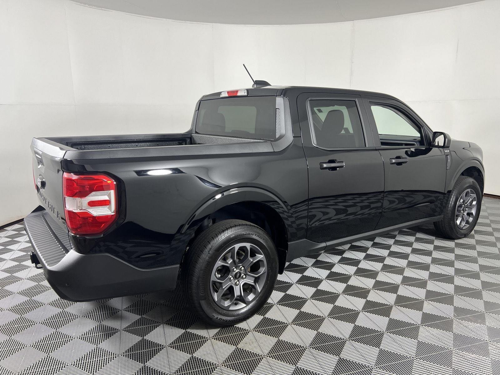 Used 2025 Shadow Black Ford XLT image 10