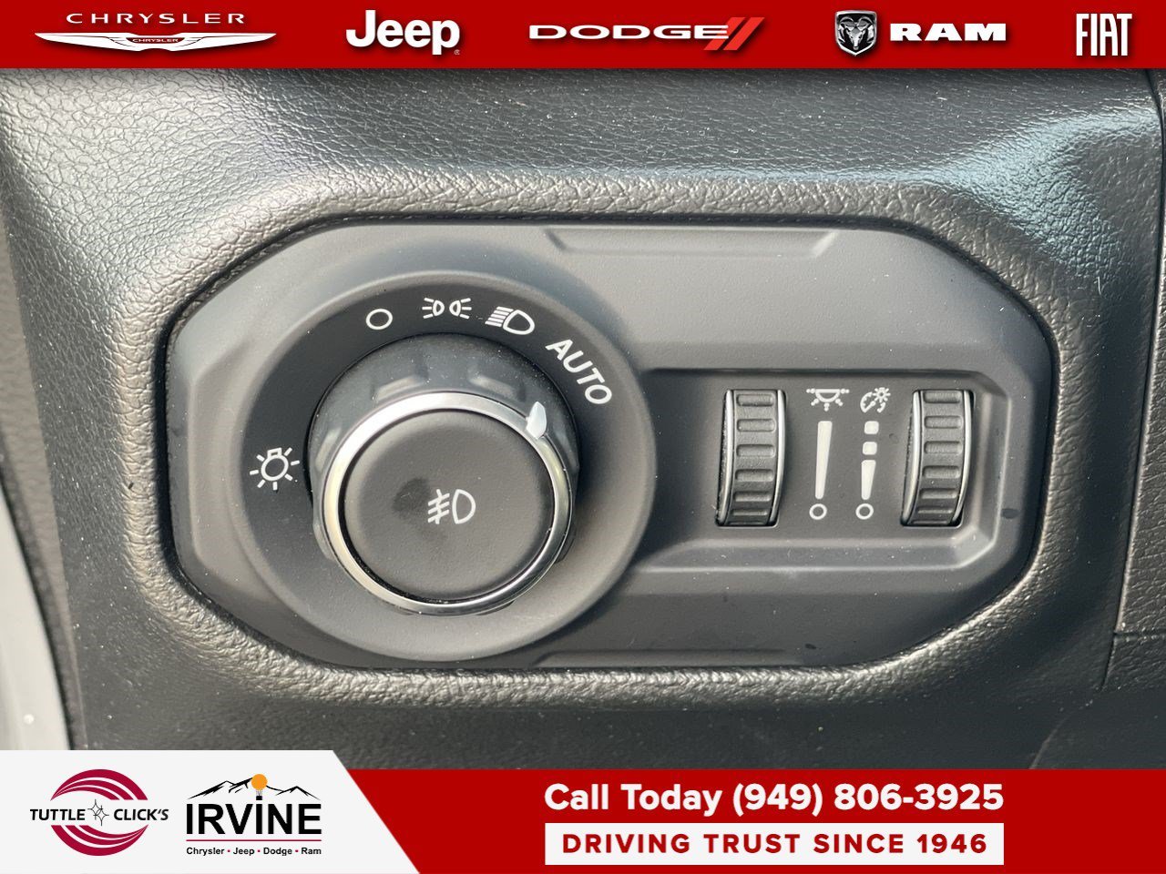 Used 2022 Sting-Gray Clearcoat Jeep Unlimited Sahara image 28