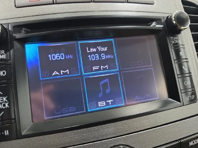 Used 2014 Green Toyota  image 21