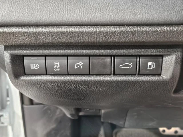 Certified Used 2025 WIND CHILL PEARL Toyota  image 25