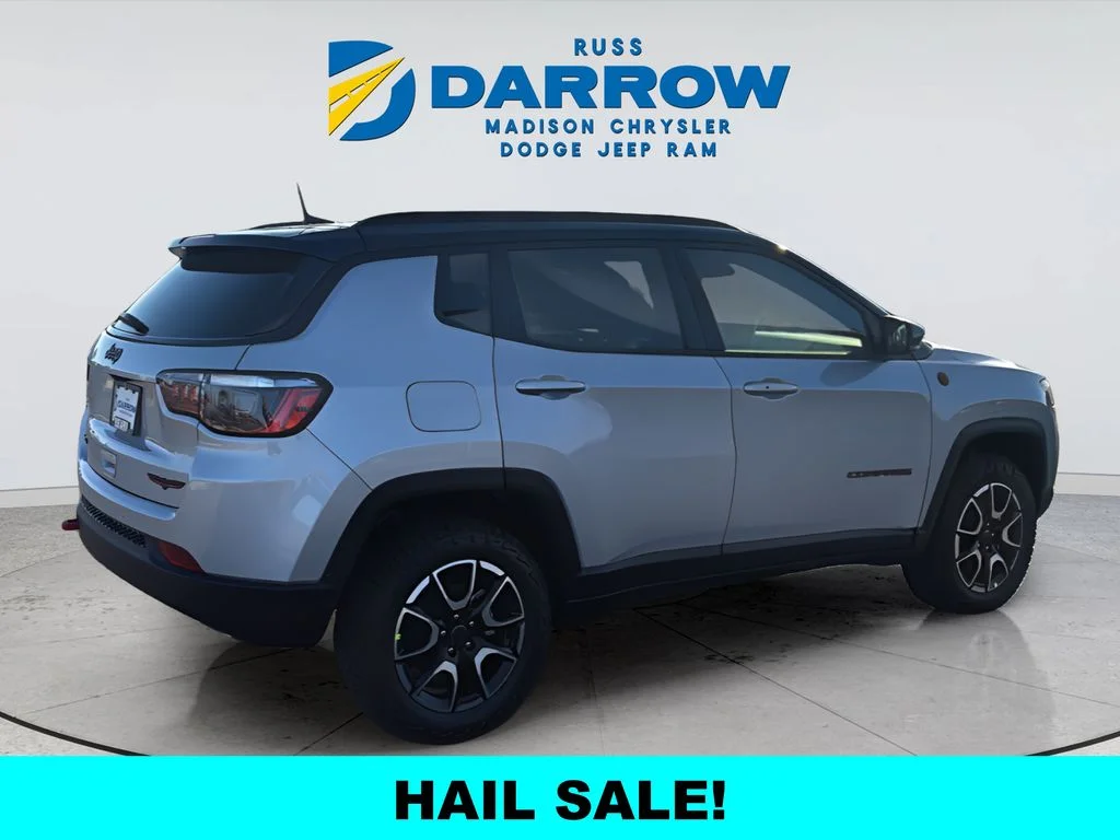 New 2026 Silver Zynith Metallic Clear-Coat Exterior Paint Jeep Trailhawk image 5
