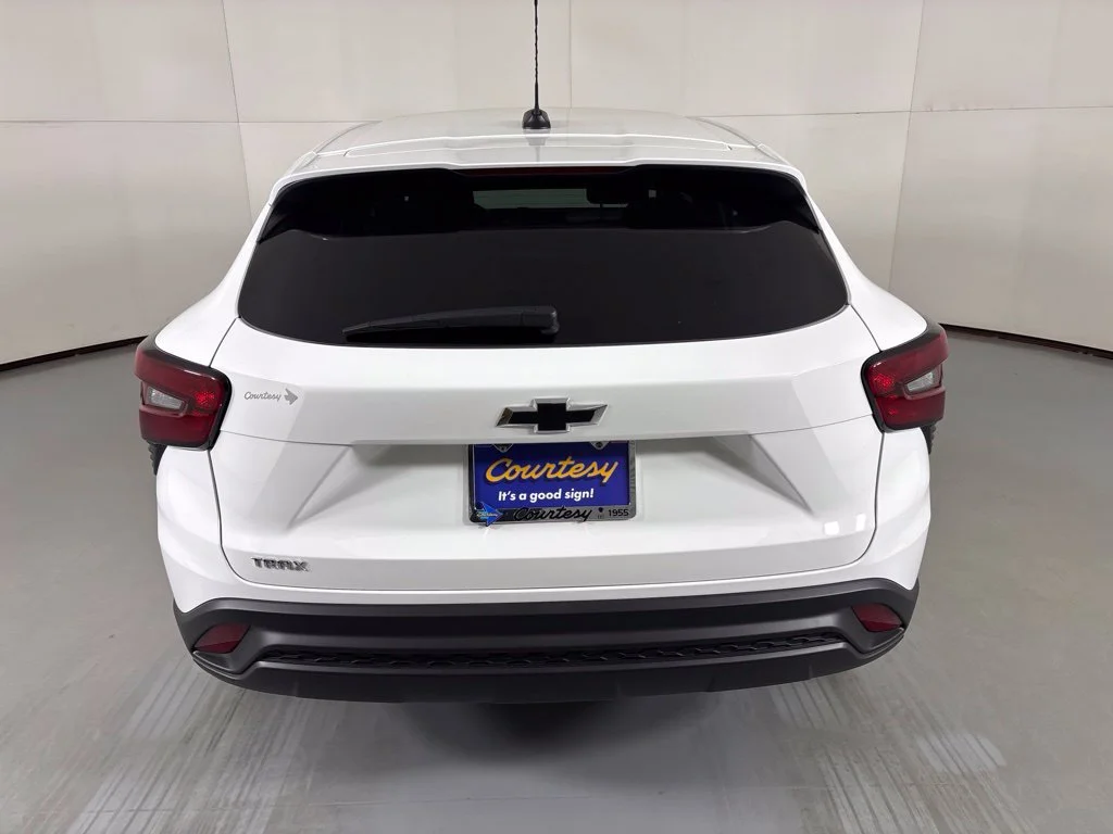 2026 Chevrolet Trax LS - Photo 8