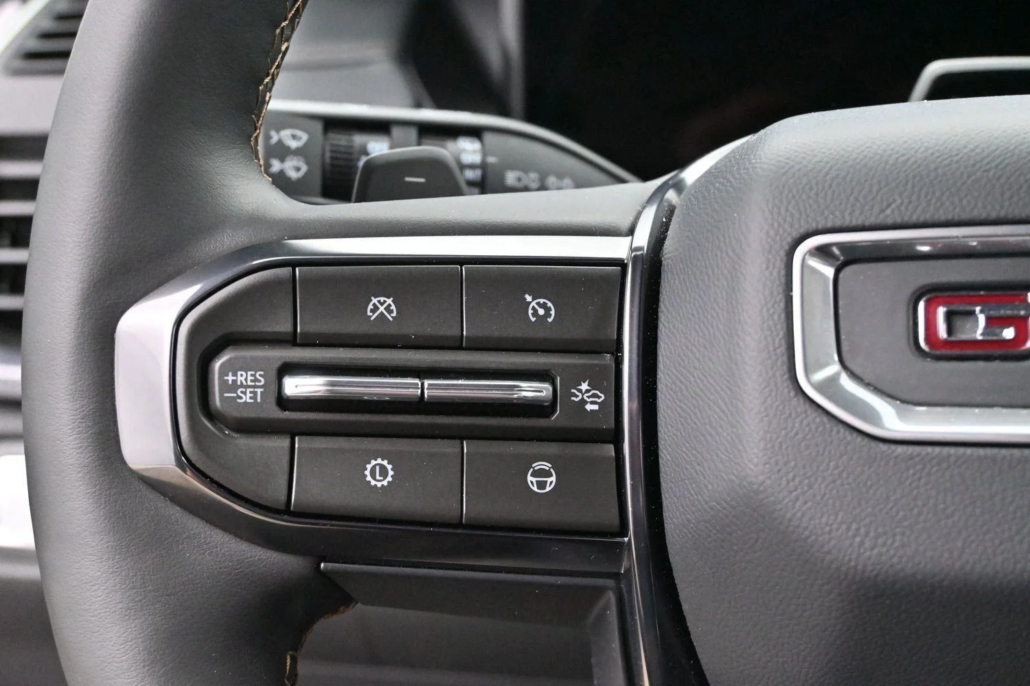 Used 2025 Sterling Metallic GMC AT4 image 20
