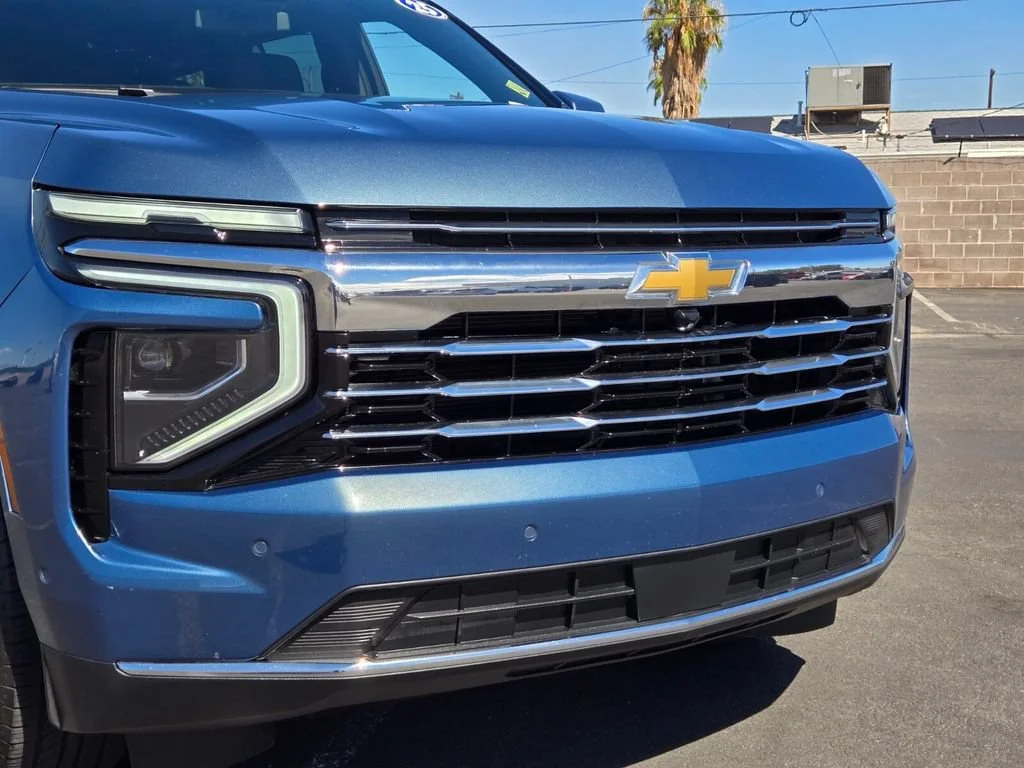 Used 2025 Lakeshore Blue Metallic Chevrolet LT image 8