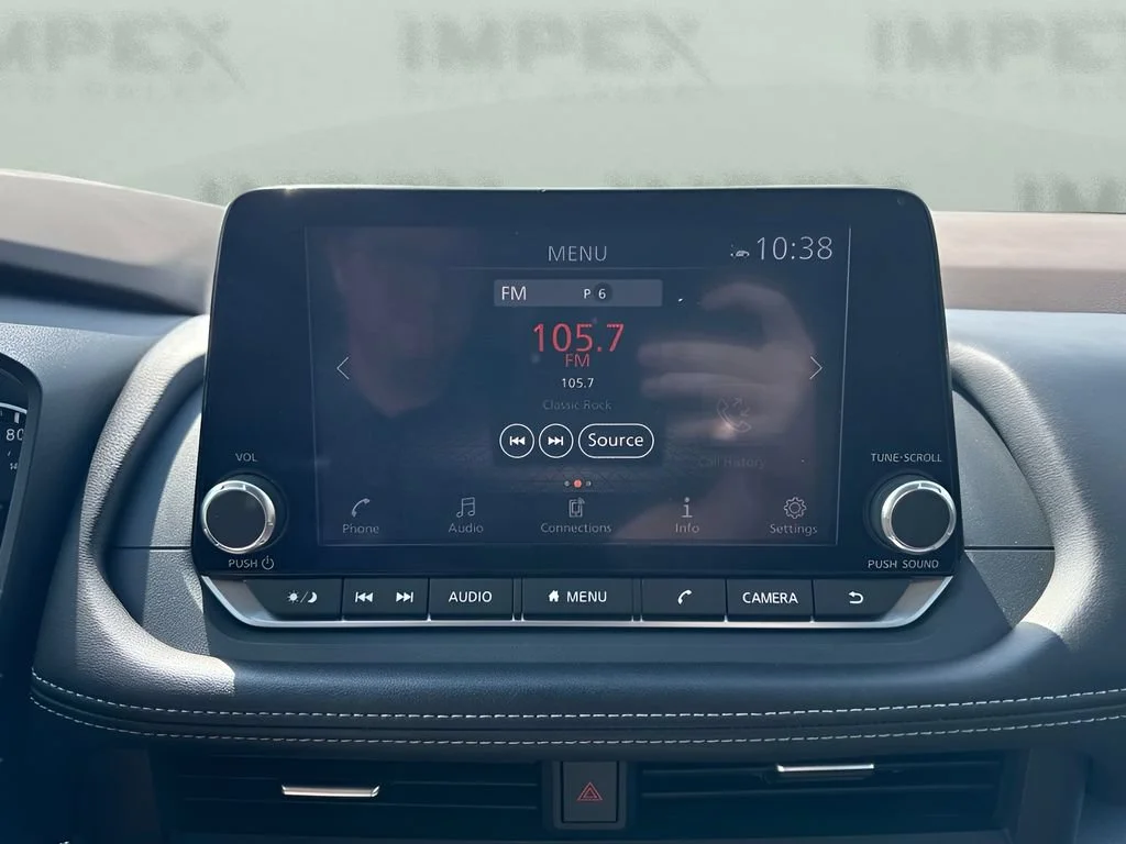 Used 2023  Nissan SV image 18