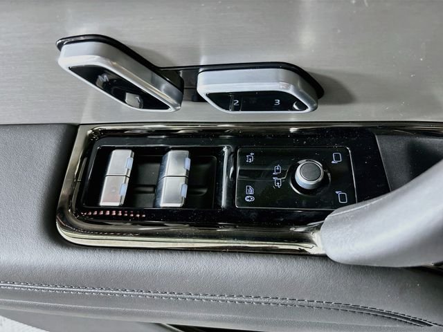 New 2026 Black Land Rover Dynamic SE image 19