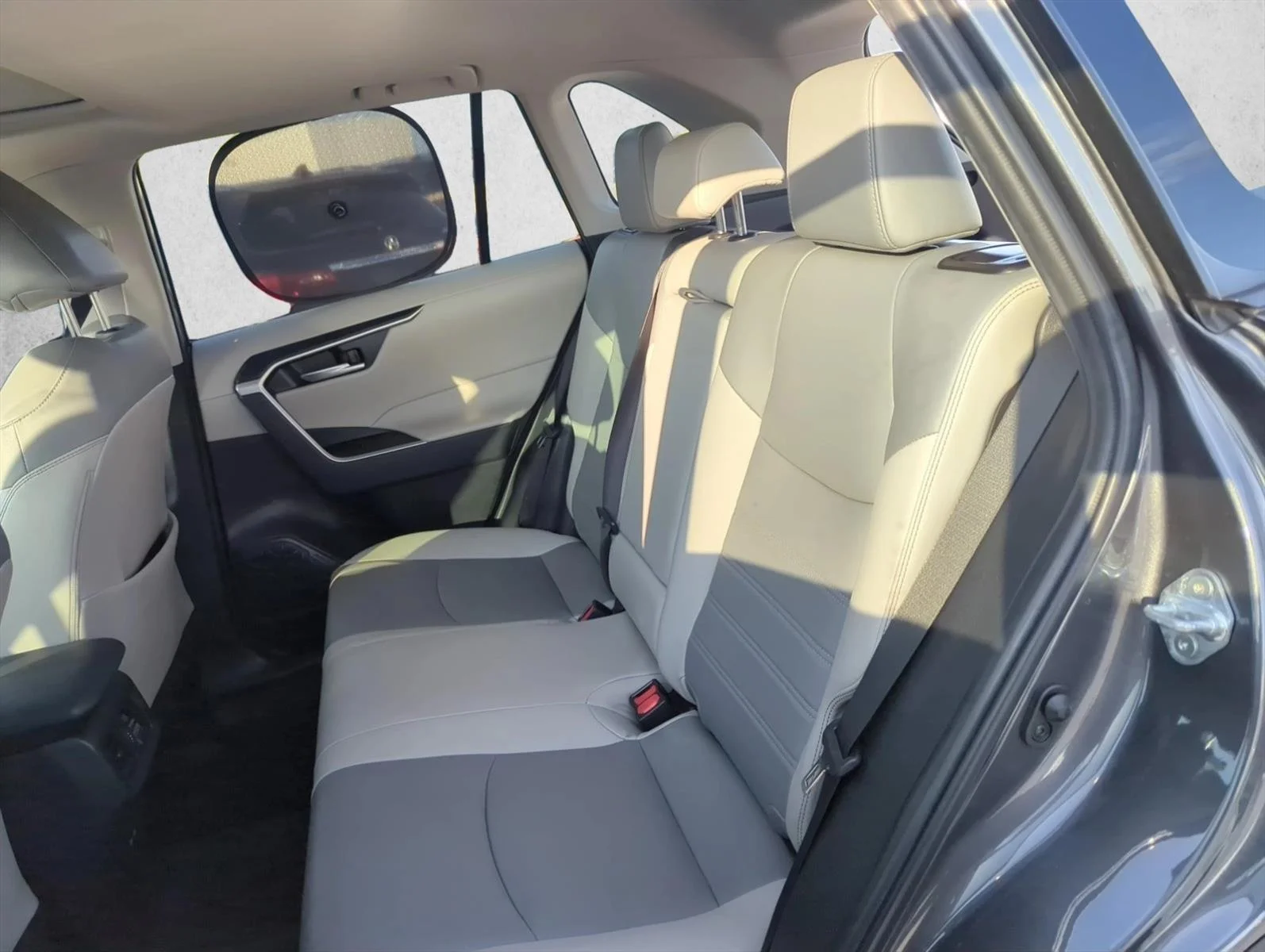 Used 2023 Magnetic Gray Metallic Toyota XLE Premium image 21