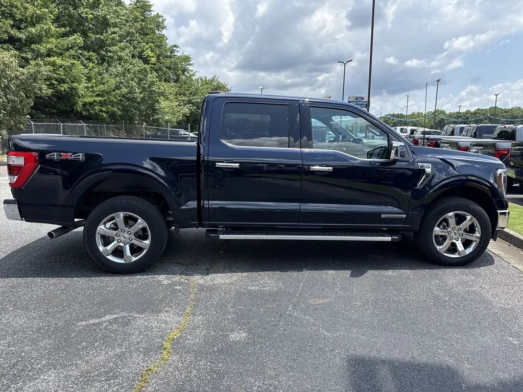 Used 2023 Blue Ford Lariat image 8