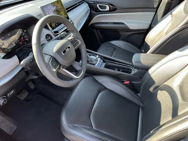 Used 2025 White Jeep Limited image 25