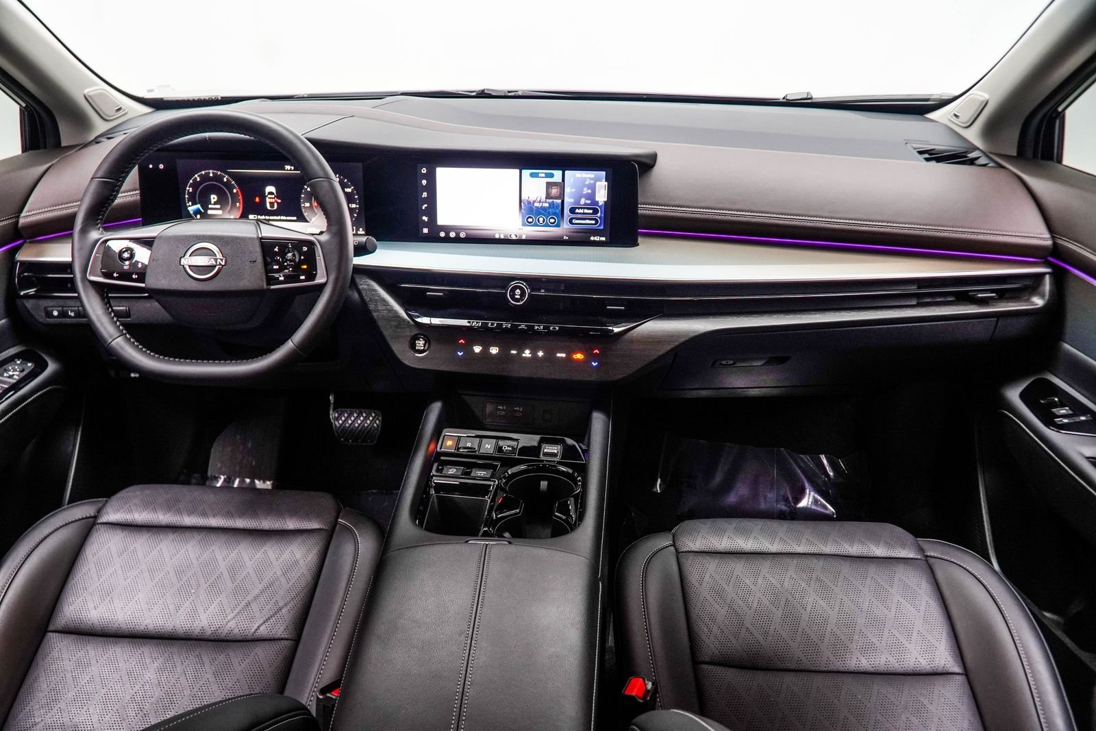 Used 2025 Black Nissan Platinum image 5