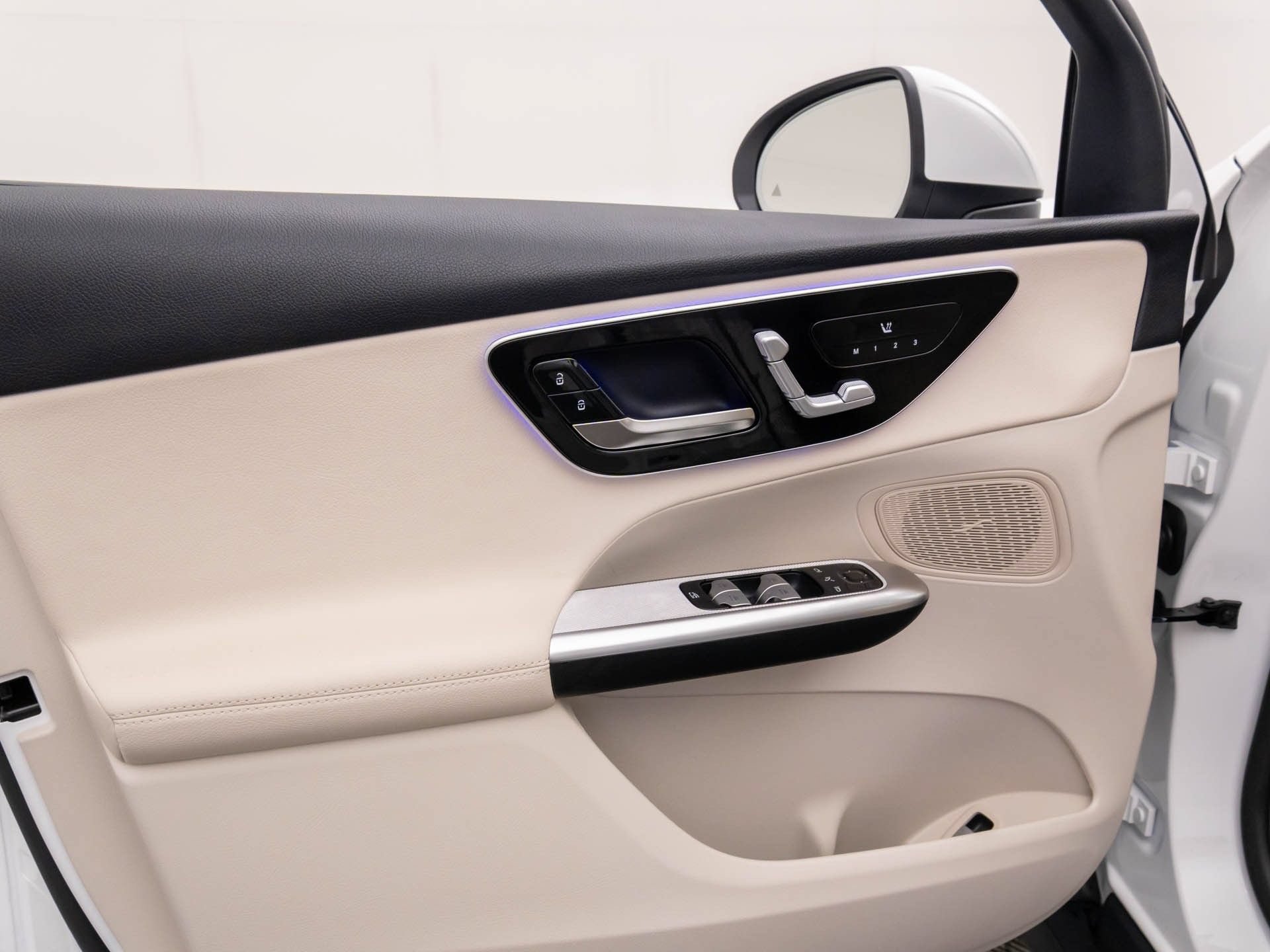 New 2026 Polar White Mercedes-Benz GLC 300 image 48