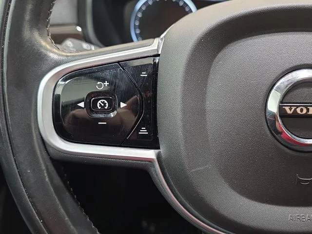 Used 2018 Gray Volvo T5 Momentum image 16