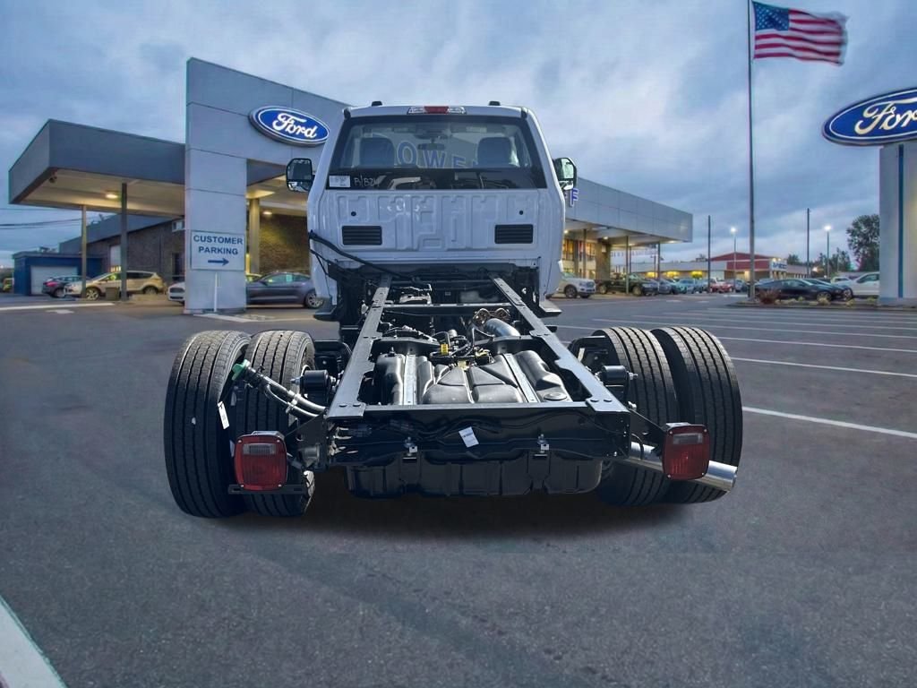 New 2025 Oxford White Ford XL image 7