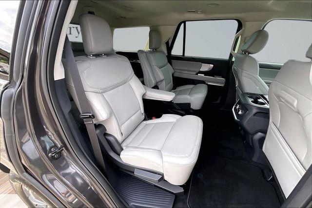New 2027 Dark Matter Gray Metallic Ford Active image 29