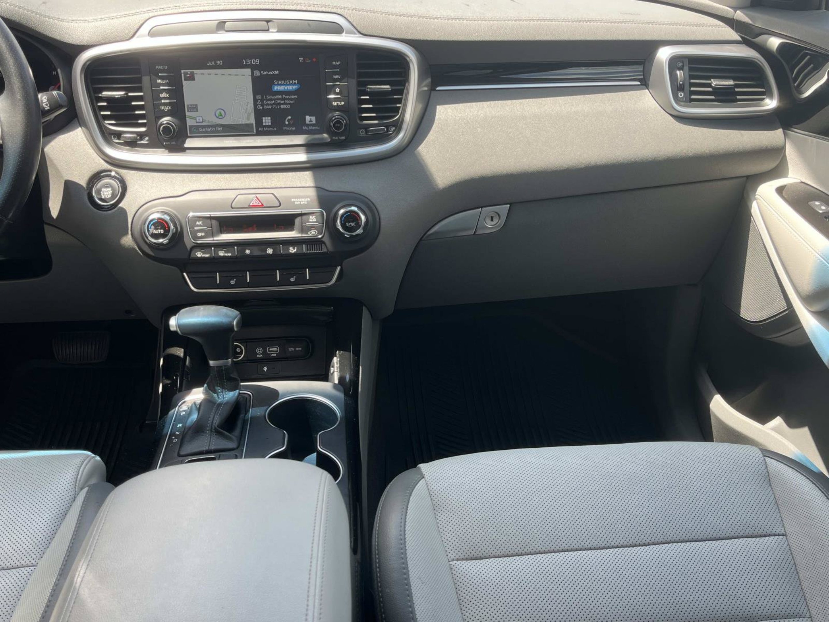 Used 2020 Imperial Blue Kia SX V6 image 13