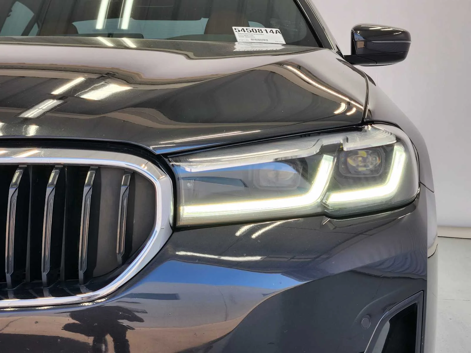 Used 2023 Dark Graphite Metallic BMW 530i image 9