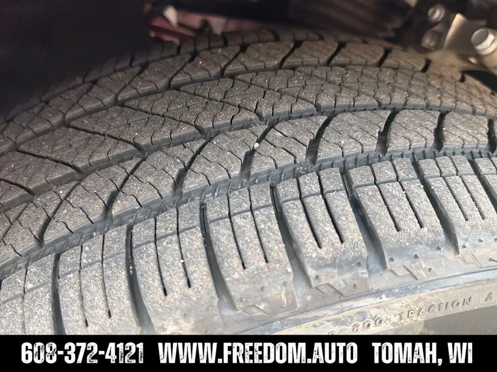 Used 2023 Velvet Red Pearlcoat Jeep Summit image 28