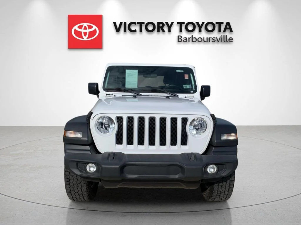Used 2022 White Jeep Sport S image 8