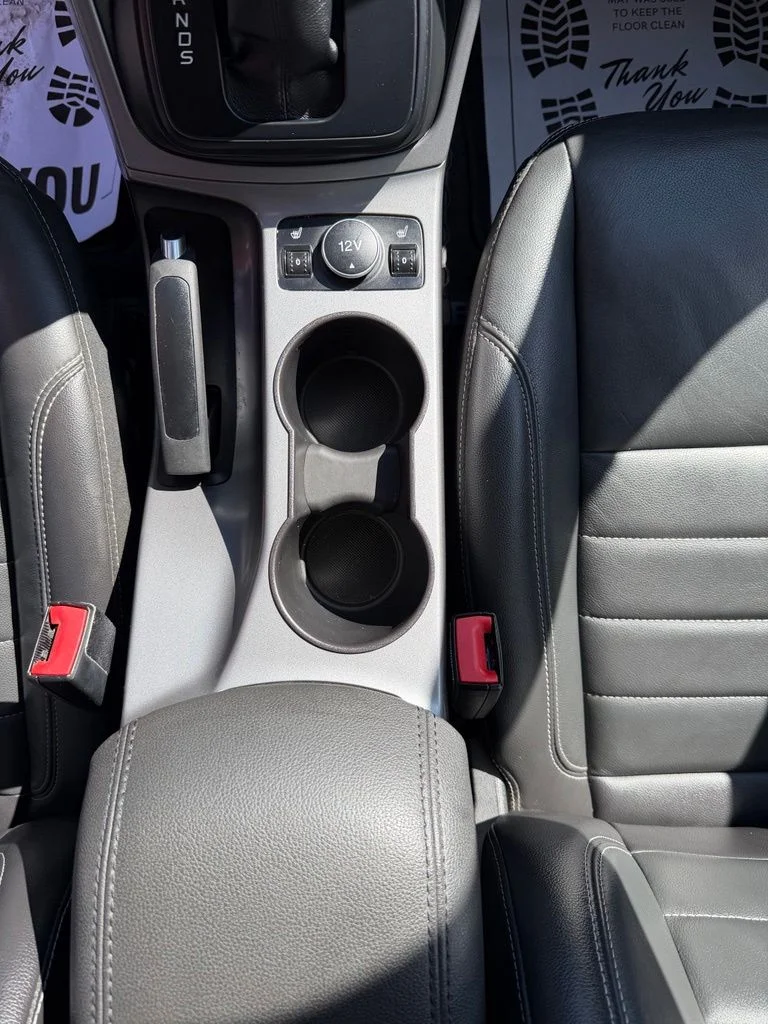 Used 2016 Silver Ford SE image 15