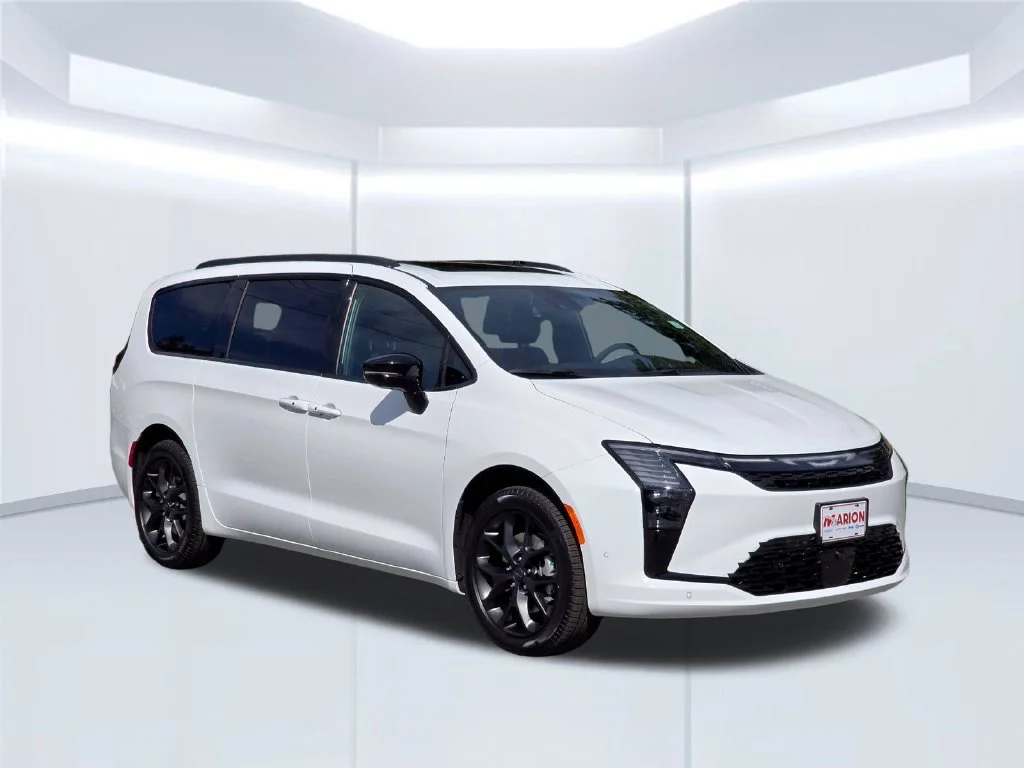 New 2027 White/off-white Chrysler Limited image 16