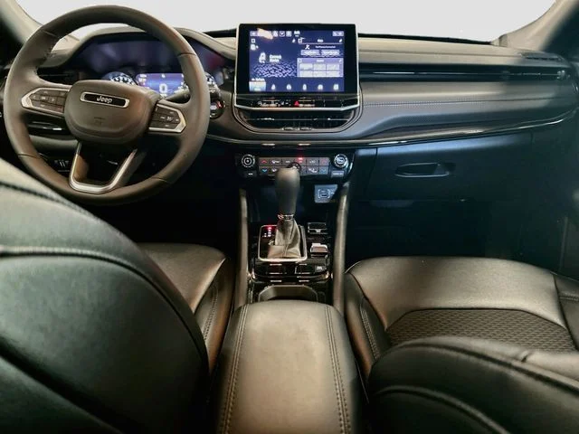 Used 2025 White Jeep Latitude image 19