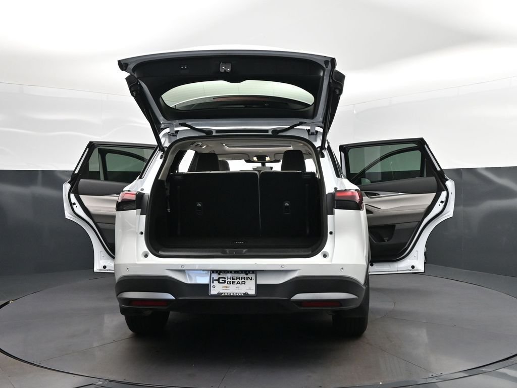 Certified Used 2026 White INFINITI PURE image 52