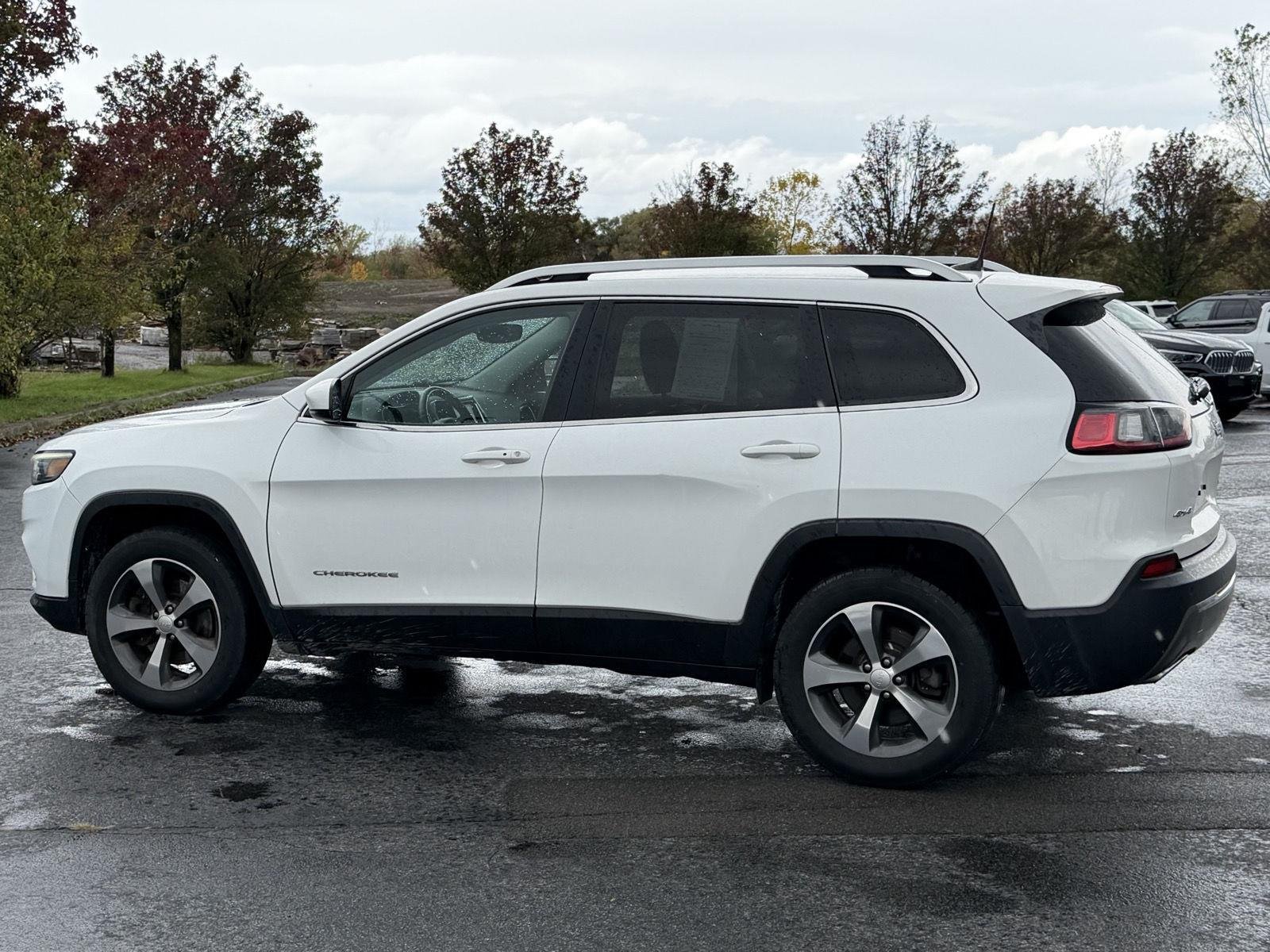 Used 2019 Bright White Clearcoat Jeep Limited image 7