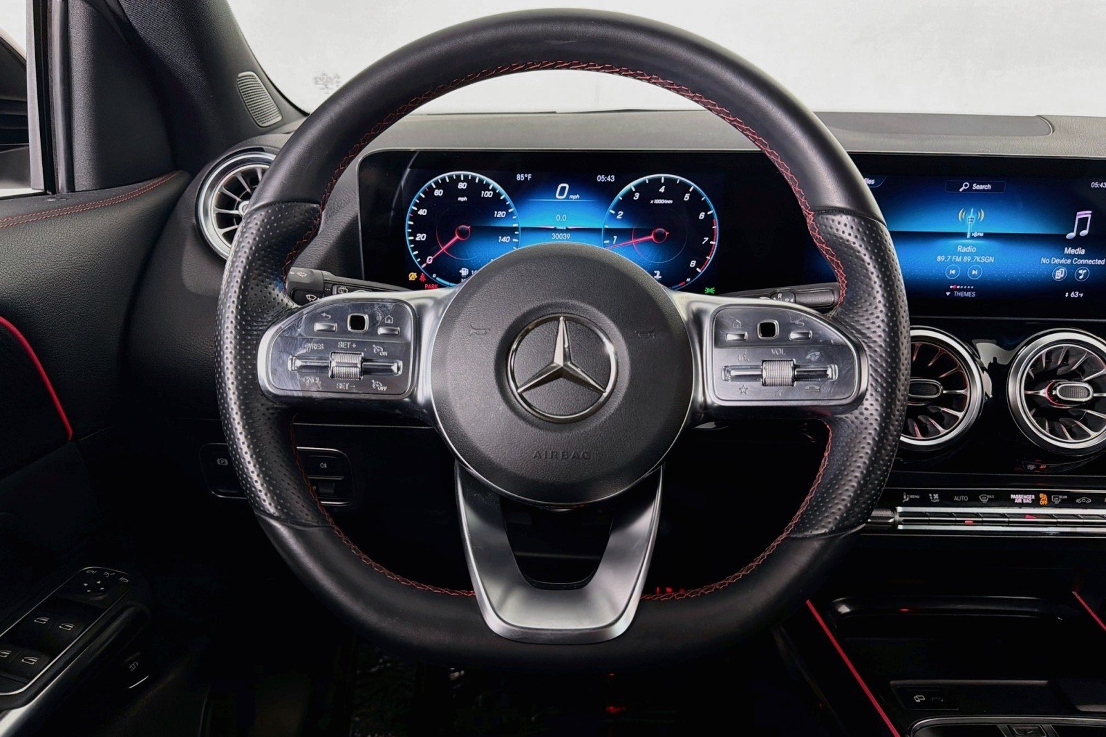Used 2022 Digital White Metallic Mercedes-Benz 250 image 17