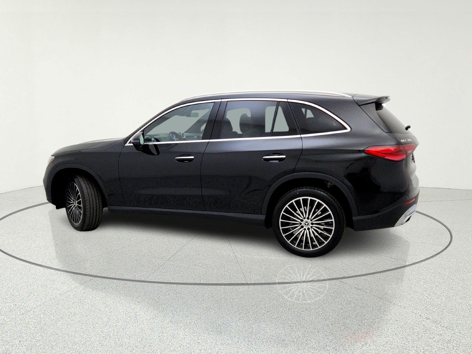 New 2026 Black Mercedes-Benz GLC 300 SUV image 4