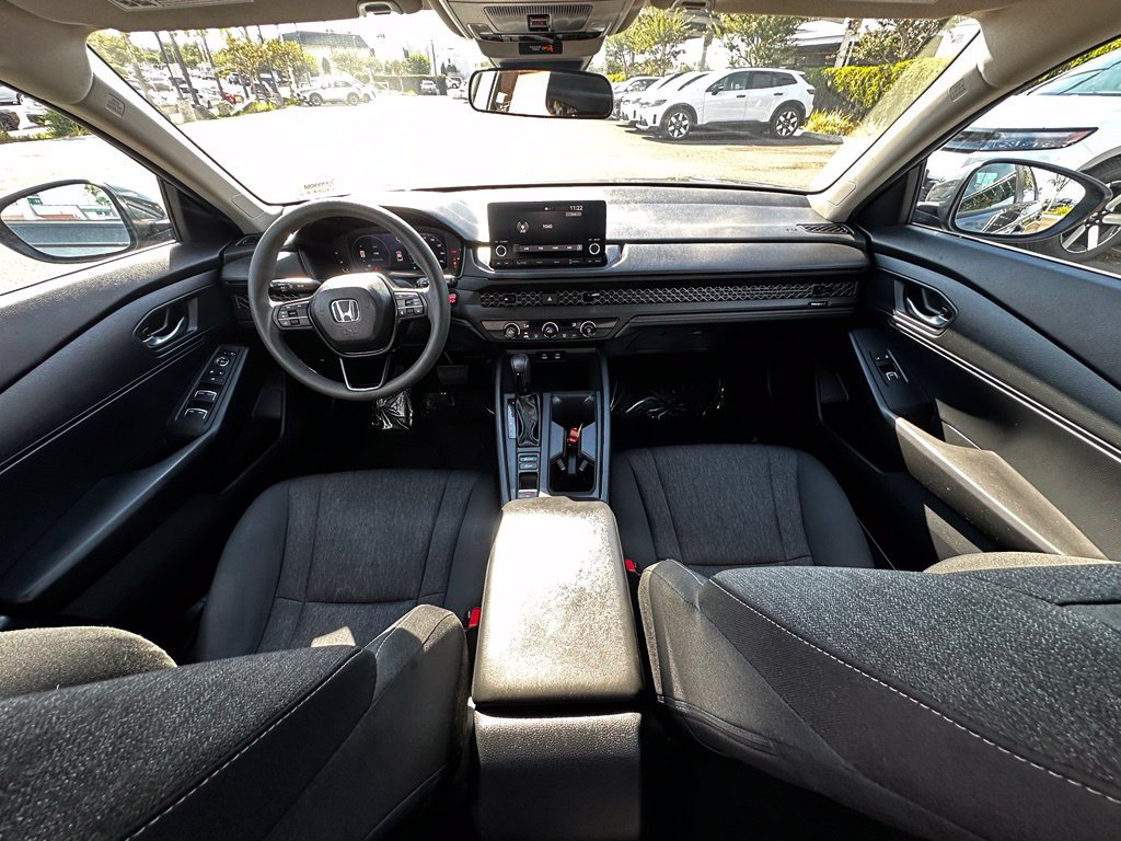 Used 2024  Honda LX image 17