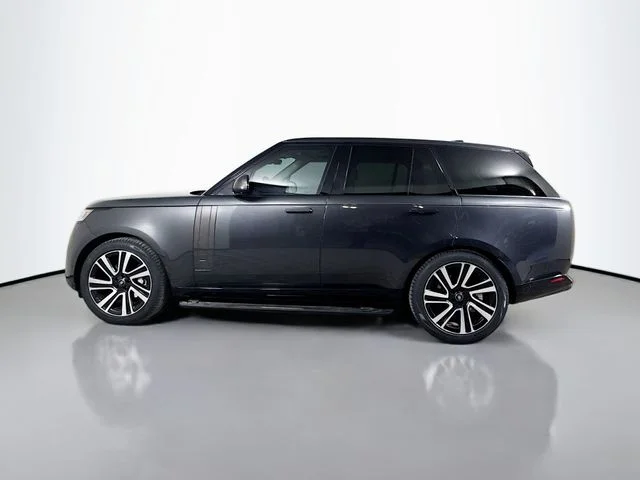 Used 2023 Gray Land Rover SE image 8
