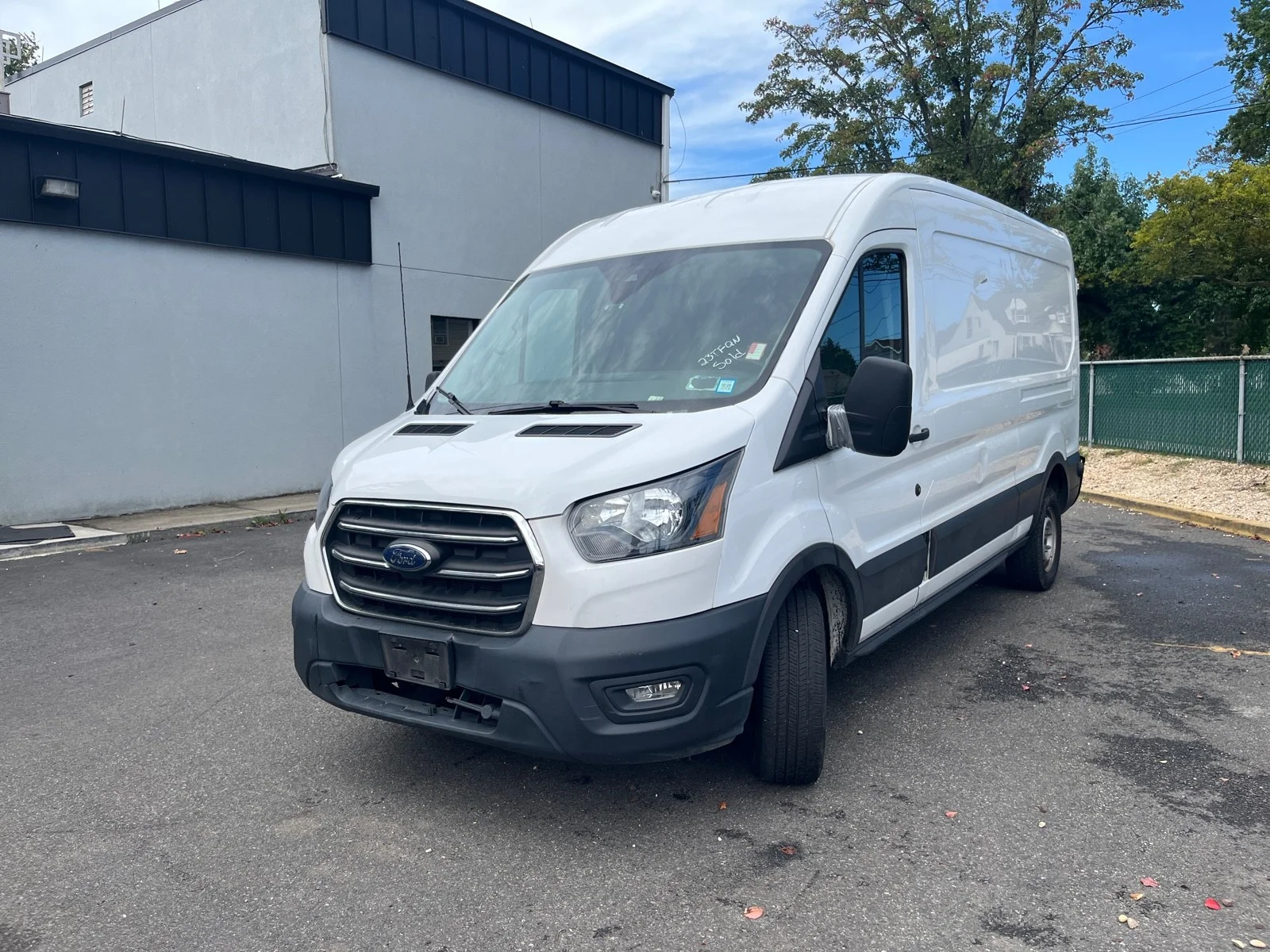 Used 2020 Oxford White Ford T250 MED ROOF image 3