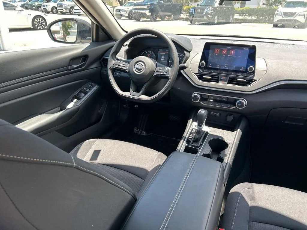 Certified Used 2025 White Nissan 2.5 S image 11