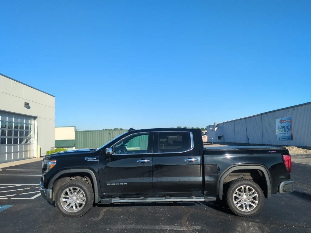 Used 2021 Onyx Black GMC SLT image 9