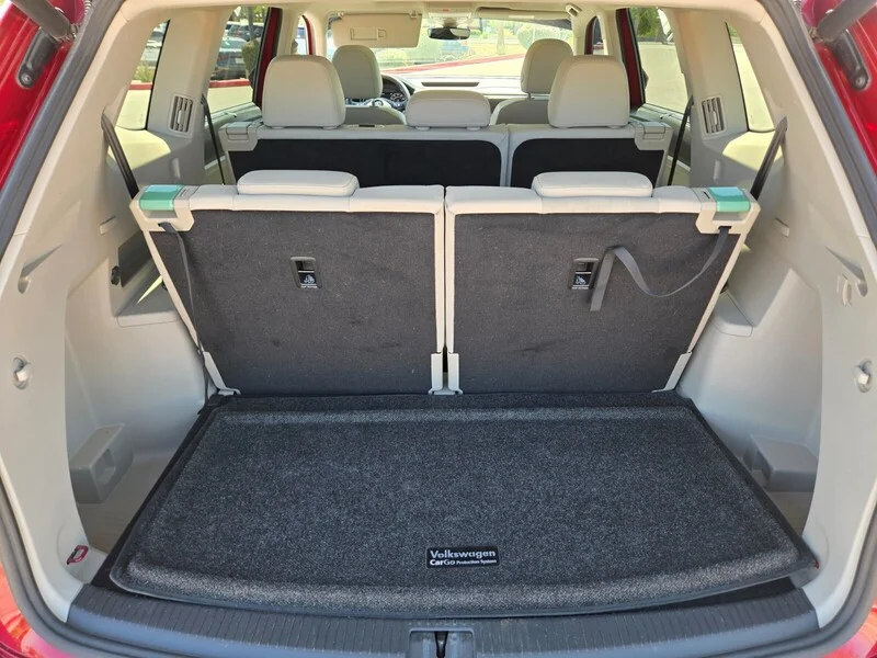 Used 2019 Red Volkswagen SEL image 11