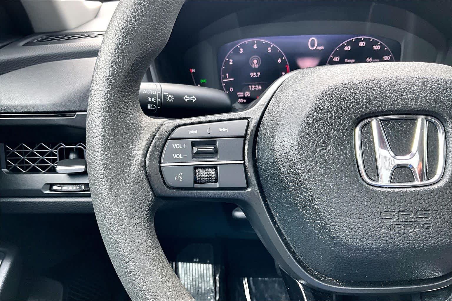 Used 2025 Meteorite Gray Metallic Honda SE image 23