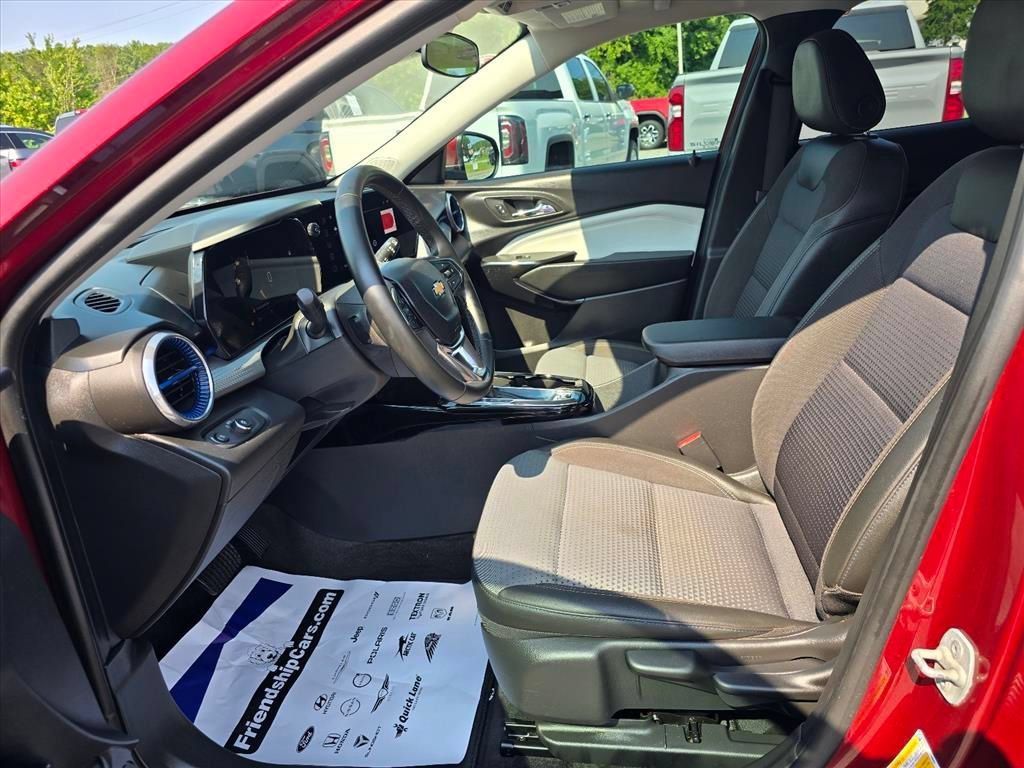 Used 2025 Crimson Metallic Chevrolet LT image 11