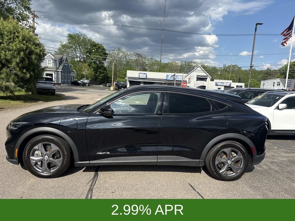 Used 2023 Black Ford Select image 2