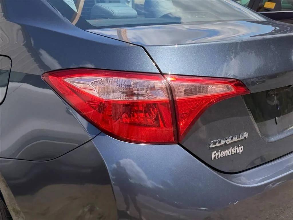 Used 2018 Gray Toyota LE image 16