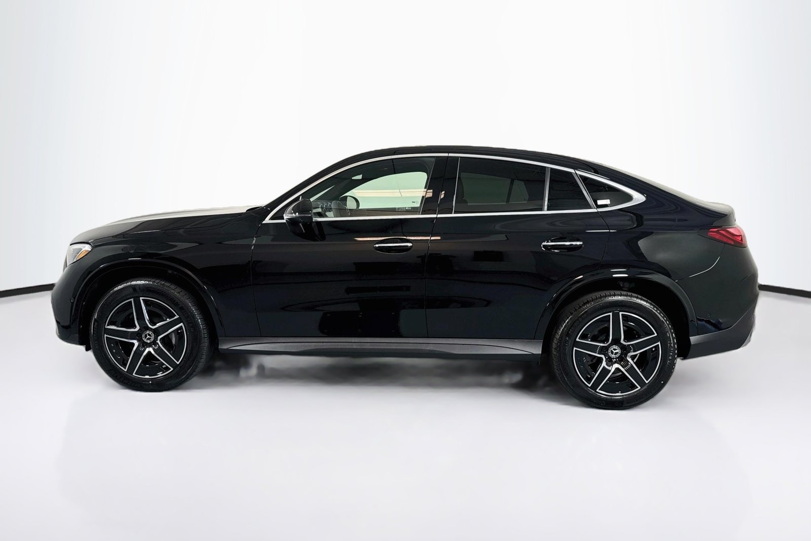 New 2027 Black Mercedes-Benz GLC 300 image 8