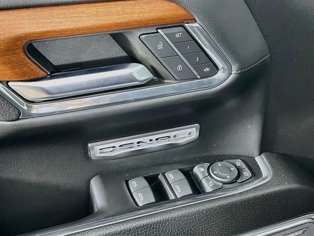 Used 2023 Silver GMC Denali image 9