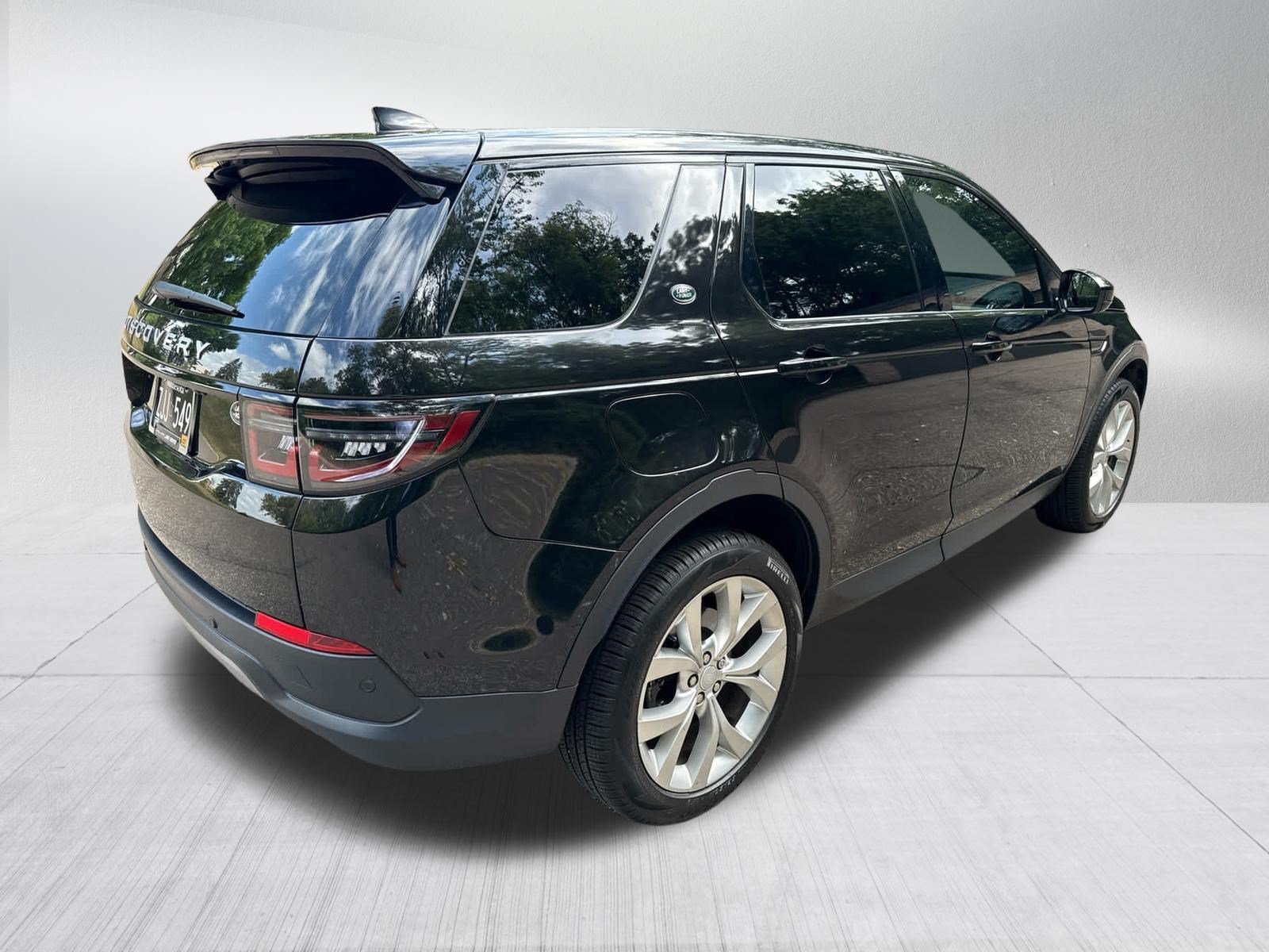 Used 2023 Santorini Black Metallic Land Rover SE image 4