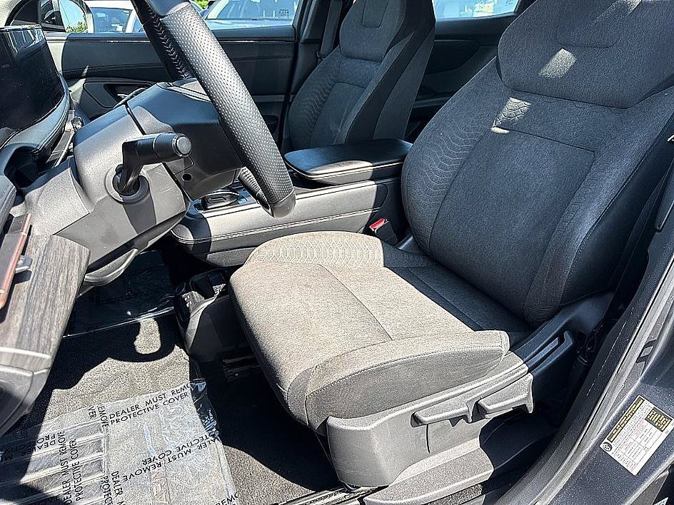 Used 2023 Gun Metallic Nissan VENTURE+ image 13