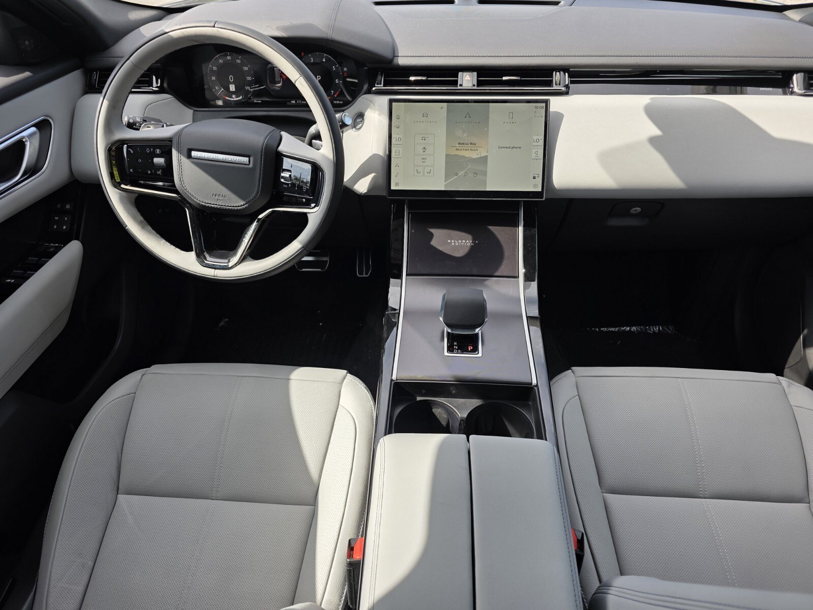 New 2026 Charente Grey Land Rover P250 Belgravia Edition image 4