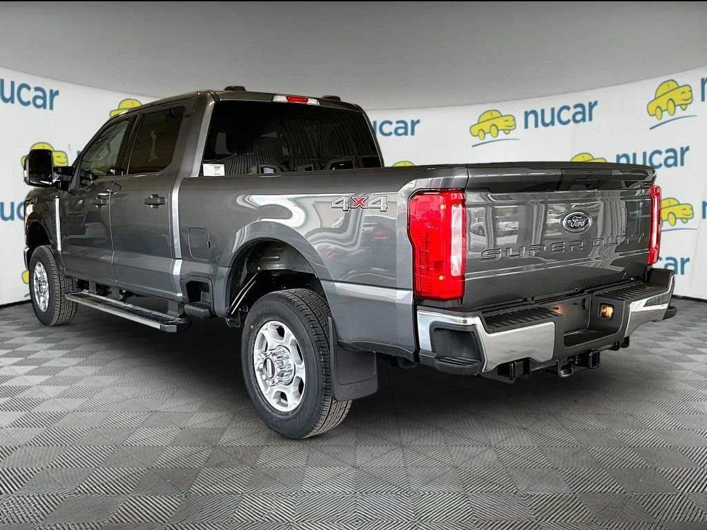 New 2026 Gray Metallic Ford XLT image 5