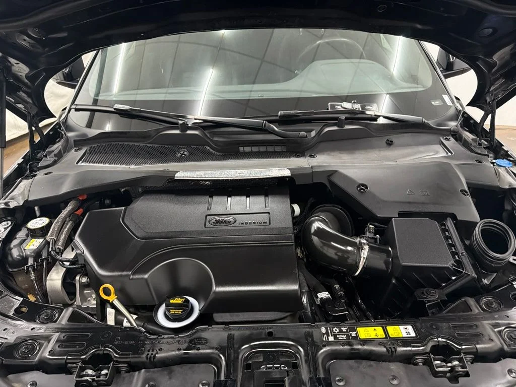 Used 2023 Black Land Rover SE image 30