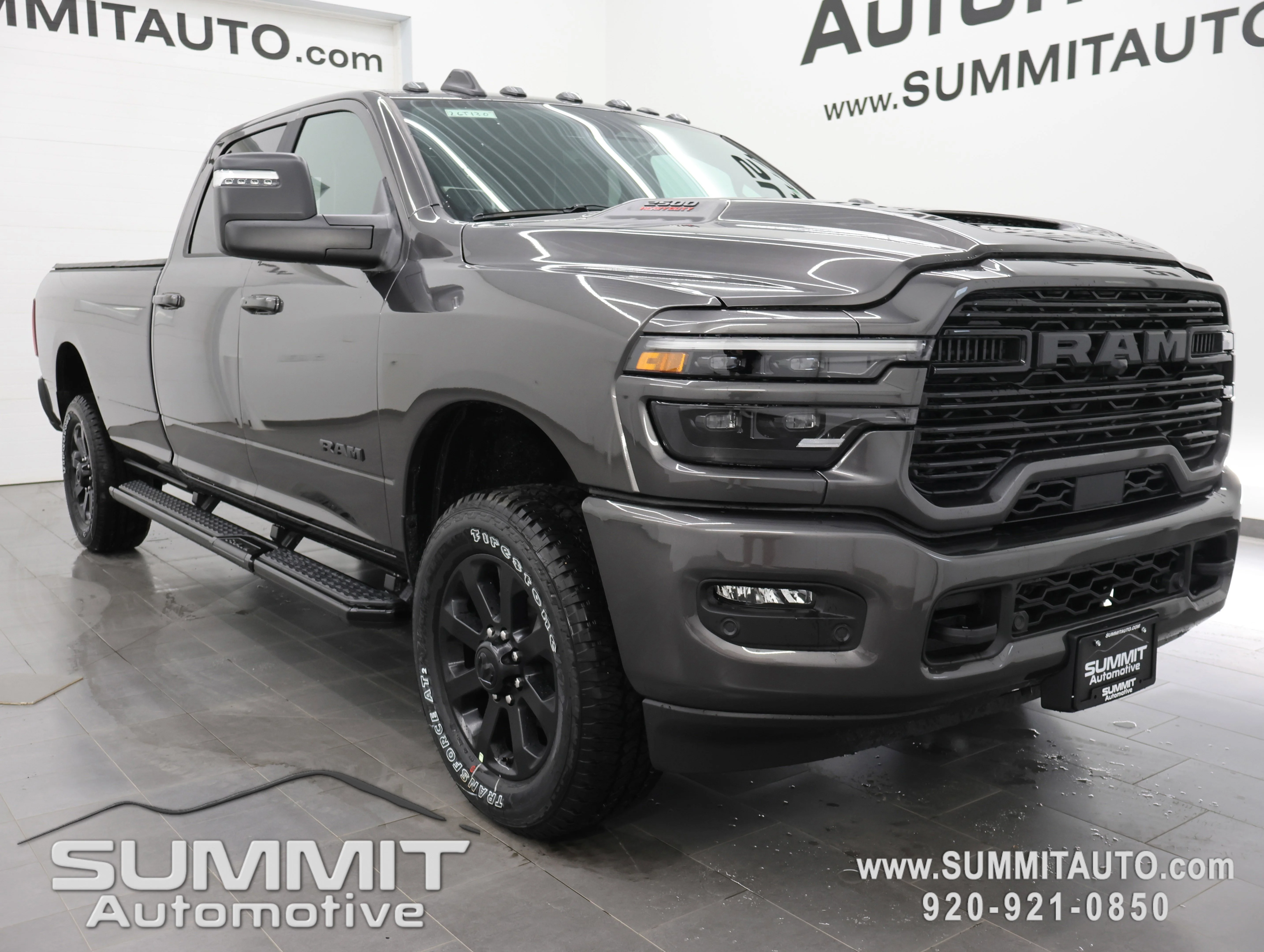 New 2026 Granite Crystal Metallic Clear-Coat Exterior Paint RAM Laramie image 2