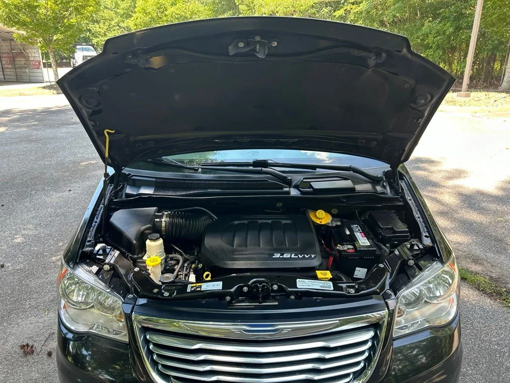Used 2015 Black Chrysler Touring image 11