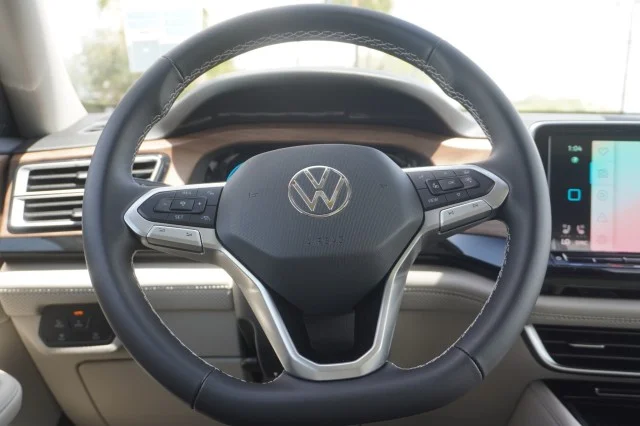 New 2026 Deep Black Pearl Volkswagen 2.0T SE W/TECHNOLOGY image 27
